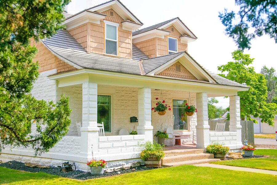 How to Enhance Your Home’s Curb Appeal With Roofing Updates