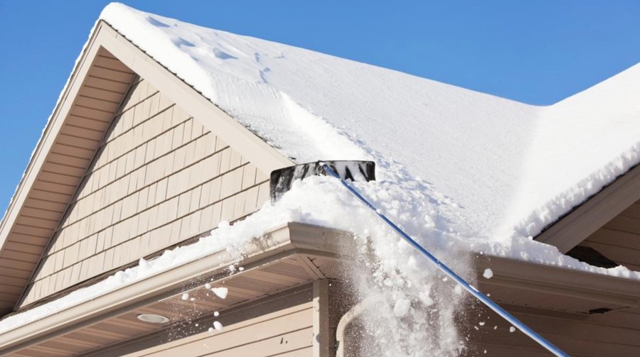 8 Essential Maintenance Tips to Prepare Your Roof for Winter