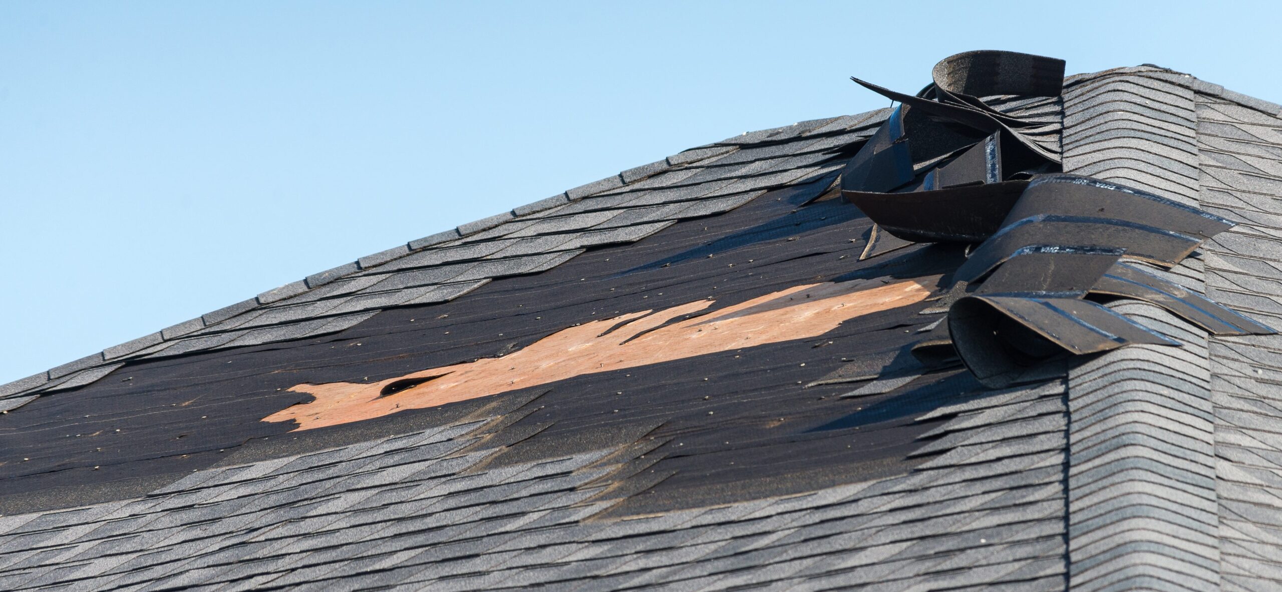 How to Enhance Your Home’s Curb Appeal With Roofing Updates